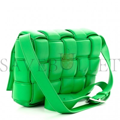 BOTTEGA VENETA NAPPA MAXI INTRECCIO PADDED CASSETTE CROSSBODY BAG PARAKEET  (26*18*8cm)