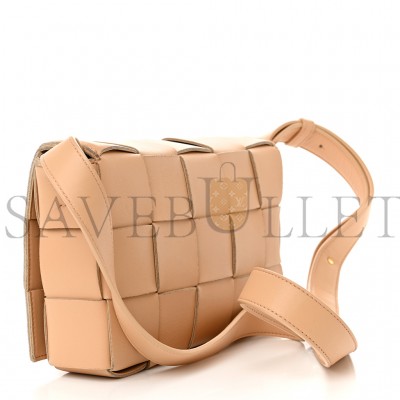 BOTTEGA VENETA LAMBSKIN MAXI INTRECCIATO CASSETTE CROSSBODY BAG PORRIDGE  (23*15*5.5cm)