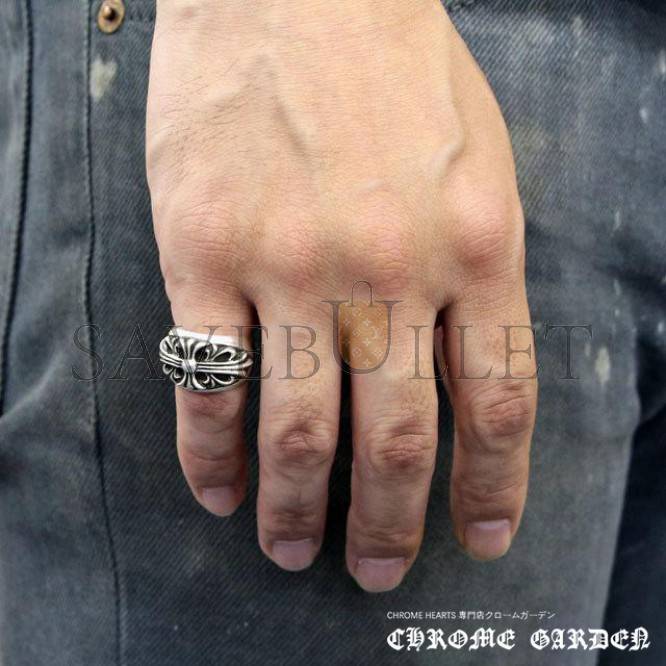 CHROME HEARTS FLORAL CROSS RING CHROME HEARTS FLORAL CROSS RING