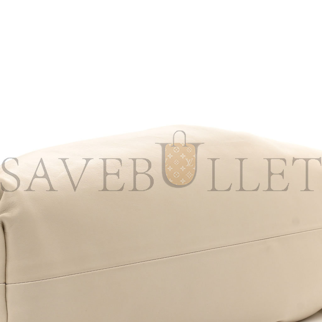 BOTTEGA VENETA SMOOTH BUTTER CALF THE POUCH OVERSIZED CLUTCH MIS (39*18*14cm) BOTTEGA VENETA SMOOTH BUTTER CALF THE POUCH OVERSIZED CLUTCH MIS (39*18*14cm)