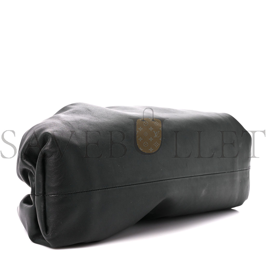 BOTTEGA VENETA SMOOTH BUTTER CALF THE POUCH OVERSIZED CLUTCH BLACK (38*18*8cm) BOTTEGA VENETA SMOOTH BUTTER CALF THE POUCH OVERSIZED CLUTCH BLACK (38*18*8cm)