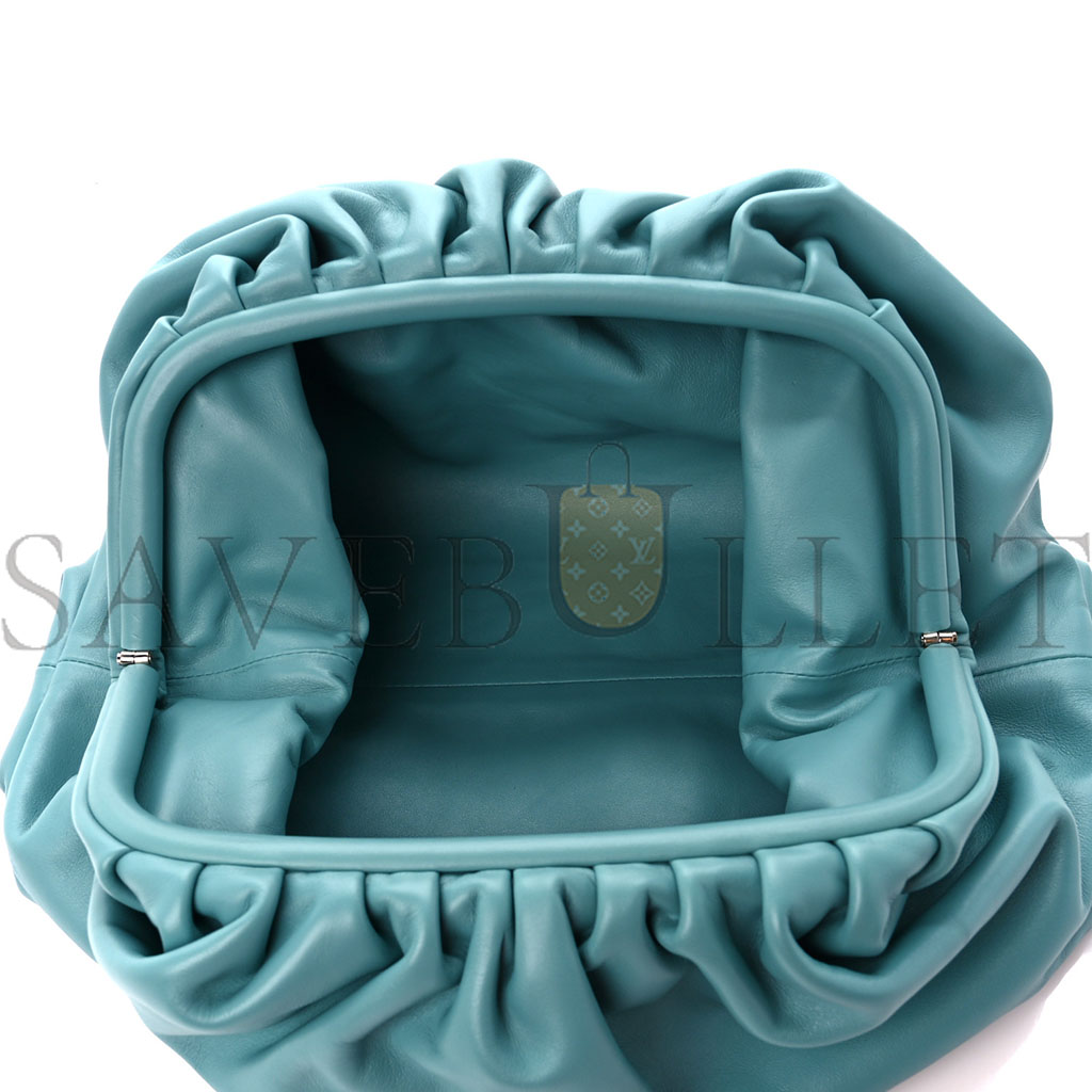 BOTTEGA VENETA SMOOTH BUTTER CALF THE POUCH OVERSIZED CLUTCH LINOLEUM (38*22*8cm) BOTTEGA VENETA SMOOTH BUTTER CALF THE POUCH OVERSIZED CLUTCH LINOLEUM (38*22*8cm)
