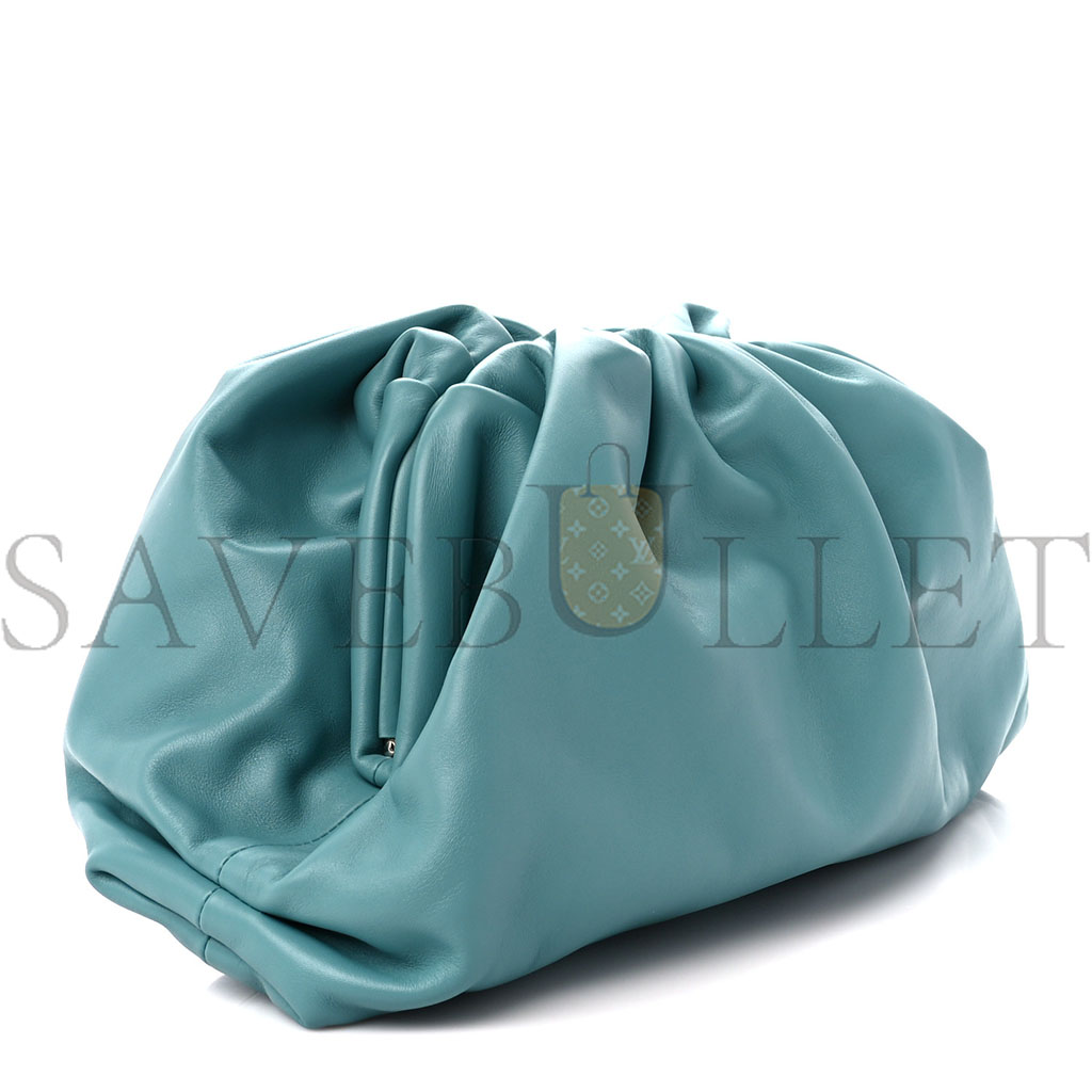BOTTEGA VENETA SMOOTH BUTTER CALF THE POUCH OVERSIZED CLUTCH LINOLEUM (38*22*8cm) BOTTEGA VENETA SMOOTH BUTTER CALF THE POUCH OVERSIZED CLUTCH LINOLEUM (38*22*8cm)