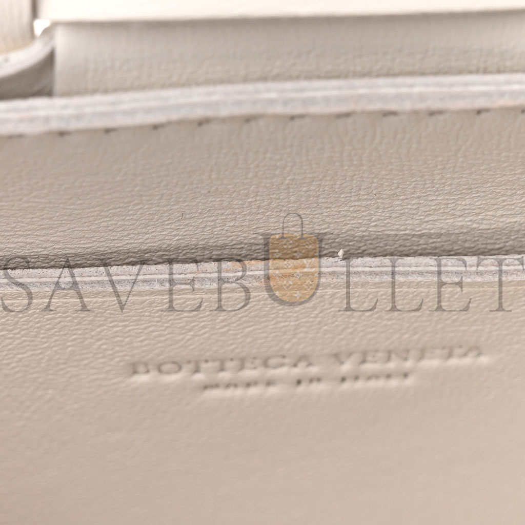 BOTTEGA VENETA LAMBSKIN MAXI INTRECCIATO EXTRA MINI CASSETTE CROSSBODY BAG WHITE (13*9*4cm) BOTTEGA VENETA LAMBSKIN MAXI INTRECCIATO EXTRA MINI CASSETTE CROSSBODY BAG WHITE (13*9*4cm)
