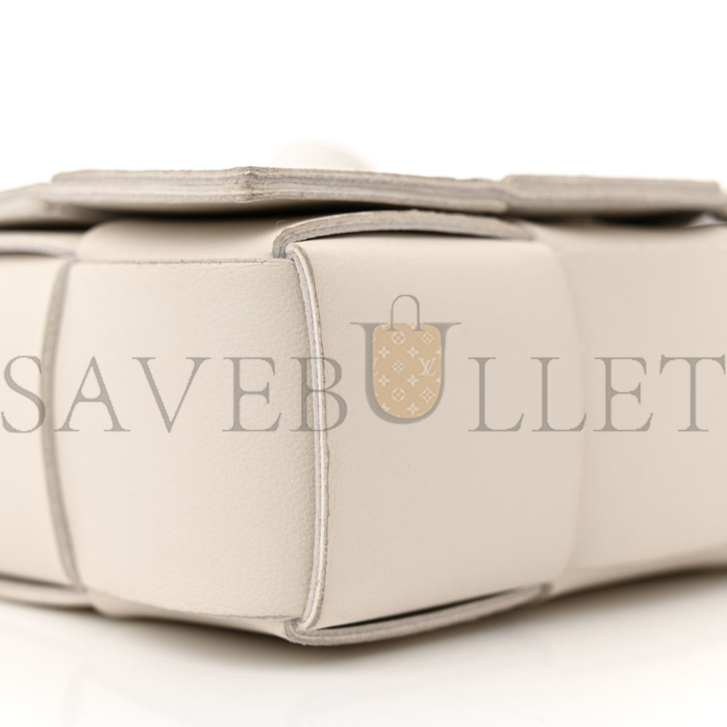 BOTTEGA VENETA LAMBSKIN MAXI INTRECCIATO EXTRA MINI CASSETTE CROSSBODY BAG WHITE (13*9*4cm) BOTTEGA VENETA LAMBSKIN MAXI INTRECCIATO EXTRA MINI CASSETTE CROSSBODY BAG WHITE (13*9*4cm)
