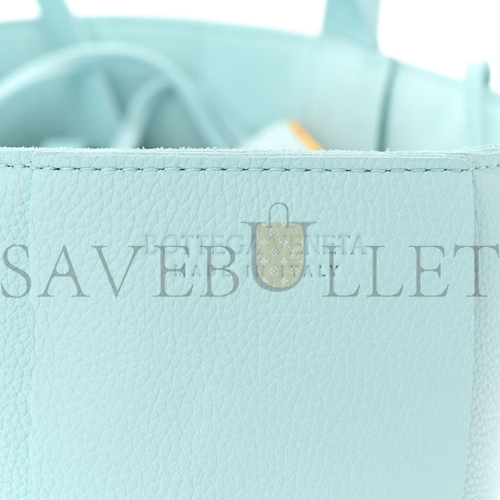 BOTTEGA VENETA GRAINED CALFSKIN MAXI INTRECCIATO MINI ARCO TOTE PALE BLUE (25*17*8cm) BOTTEGA VENETA GRAINED CALFSKIN MAXI INTRECCIATO MINI ARCO TOTE PALE BLUE (25*17*8cm)