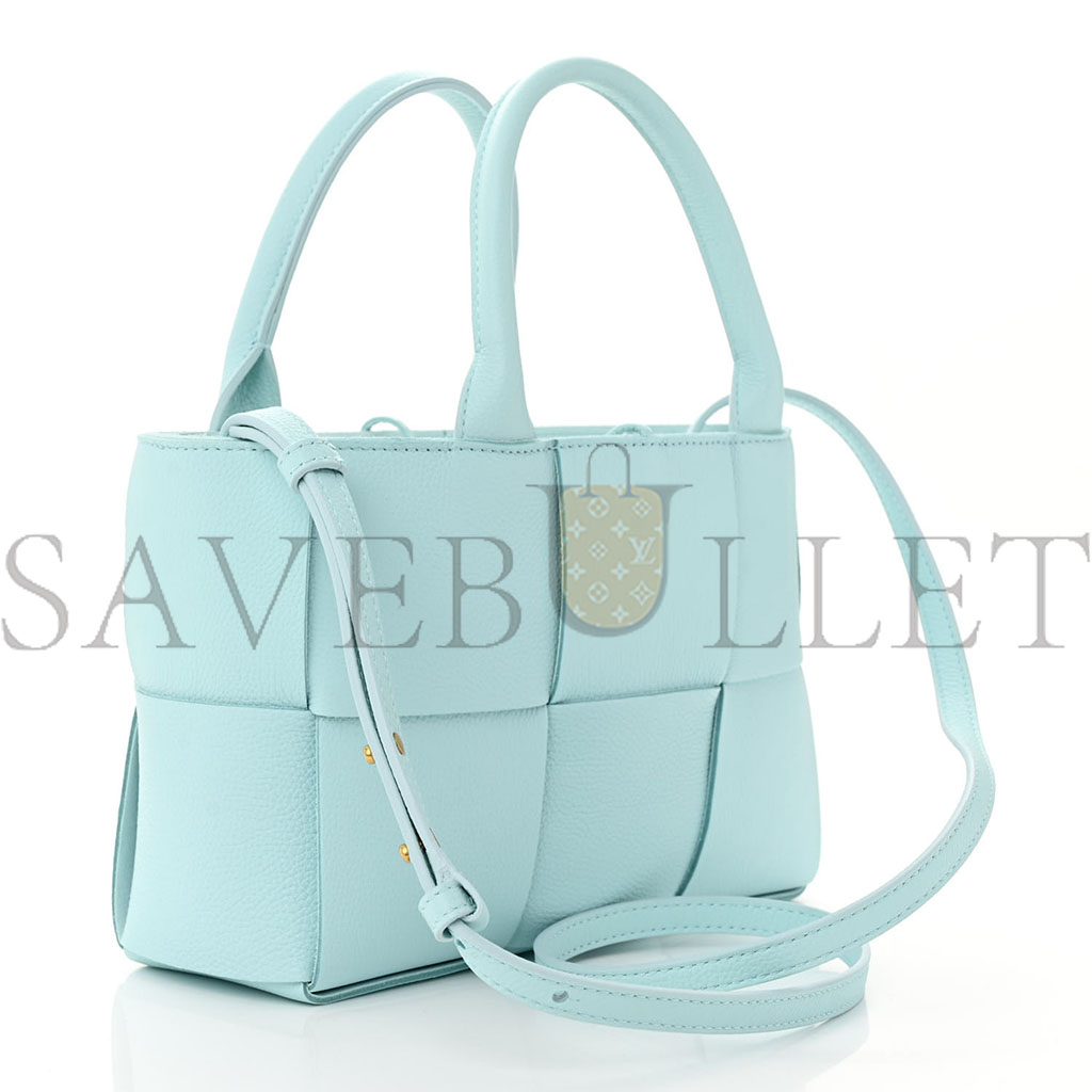 BOTTEGA VENETA GRAINED CALFSKIN MAXI INTRECCIATO MINI ARCO TOTE PALE BLUE (25*17*8cm) BOTTEGA VENETA GRAINED CALFSKIN MAXI INTRECCIATO MINI ARCO TOTE PALE BLUE (25*17*8cm)
