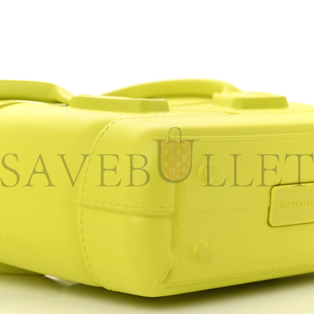 BOTTEGA VENETA RUBBER MAXI INTRECCIATO MINI ARCO KIWI GREEN (30*20*8cm) BOTTEGA VENETA RUBBER MAXI INTRECCIATO MINI ARCO KIWI GREEN (30*20*8cm)