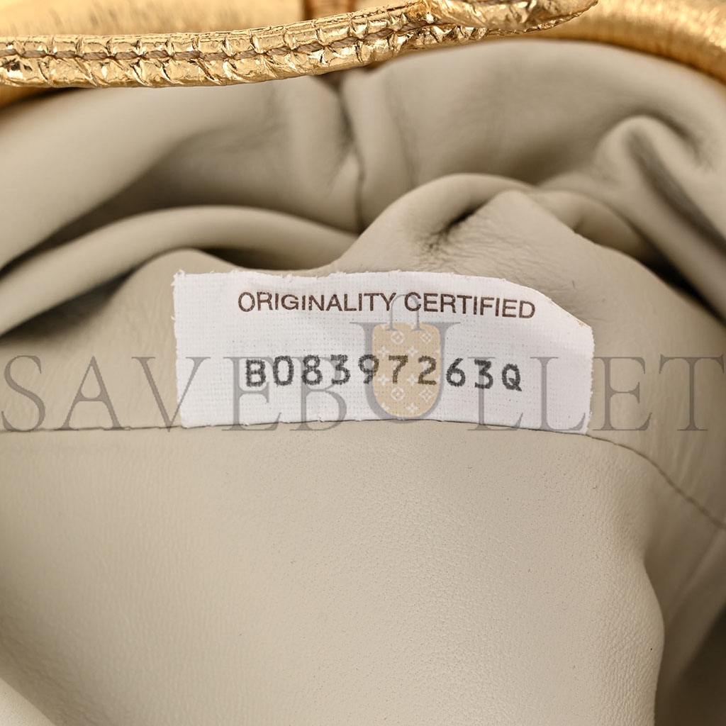 BOTTEGA VENETA METALLIC CRINKLED LAMBSKIN THE MINI POUCH ORO (22*12*6cm) BOTTEGA VENETA METALLIC CRINKLED LAMBSKIN THE MINI POUCH ORO (22*12*6cm)