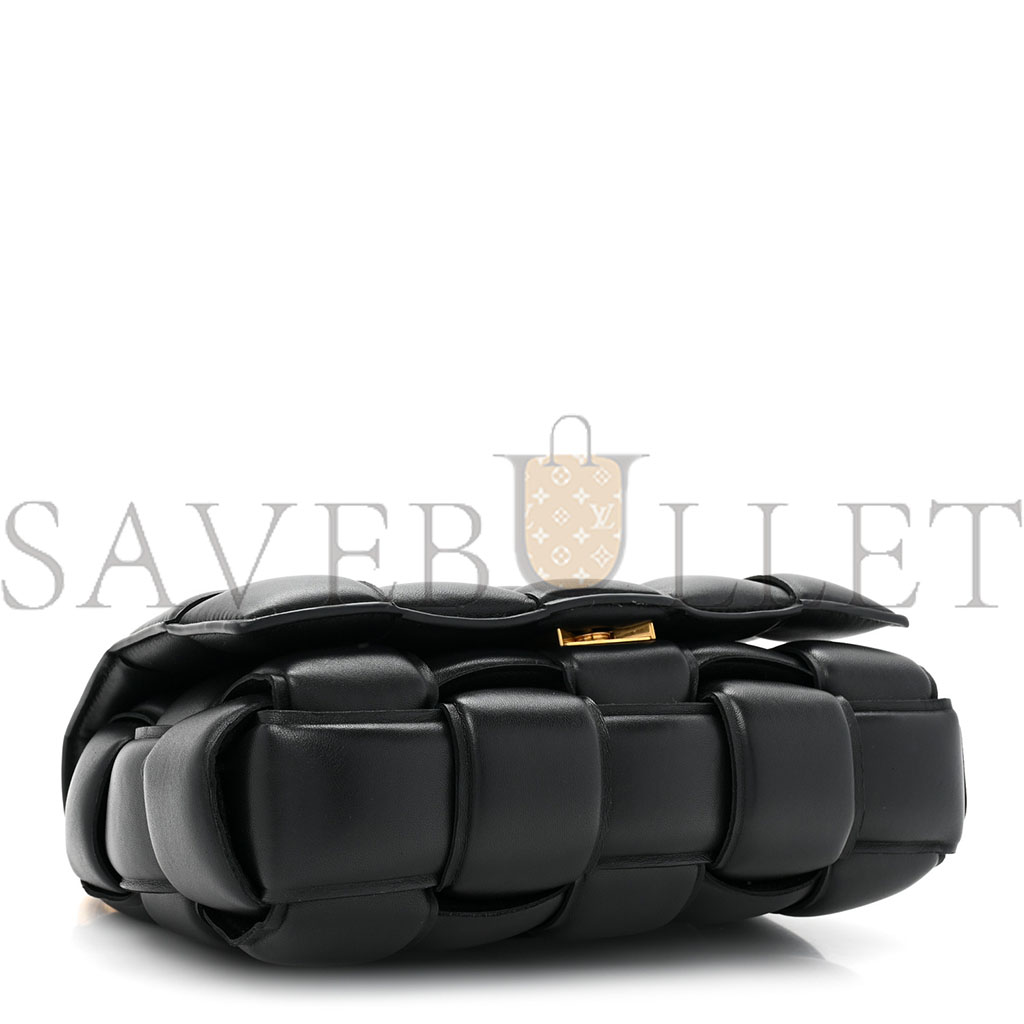 BOTTEGA VENETA LAMBSKIN MAXI INTRECCIATO PADDED CHAIN CASSETTE CROSSBODY BAG BLACK (25*15*8cm) BOTTEGA VENETA LAMBSKIN MAXI INTRECCIATO PADDED CHAIN CASSETTE CROSSBODY BAG BLACK (25*15*8cm)