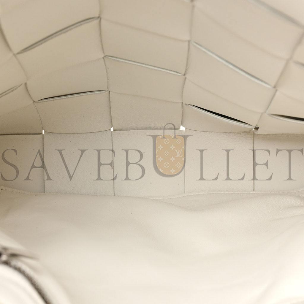 BOTTEGA VENETA LAMBSKIN MAXI INTRECCIATO CASSETTE MESSENGER CHALK (26*23*5cm) BOTTEGA VENETA LAMBSKIN MAXI INTRECCIATO CASSETTE MESSENGER CHALK (26*23*5cm)