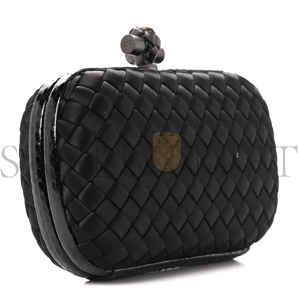 BOTTEGA VENETA SATIN INTRECCIO IMPERO AYERS KNOT CLUTCH BLACK (17*10*4cm) BOTTEGA VENETA SATIN INTRECCIO IMPERO AYERS KNOT CLUTCH BLACK (17*10*4cm)