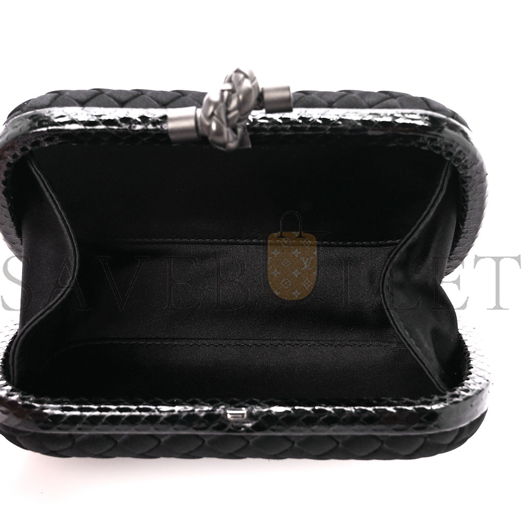 BOTTEGA VENETA SATIN INTRECCIO IMPERO AYERS KNOT CLUTCH BLACK (17*10*4cm) BOTTEGA VENETA SATIN INTRECCIO IMPERO AYERS KNOT CLUTCH BLACK (17*10*4cm)