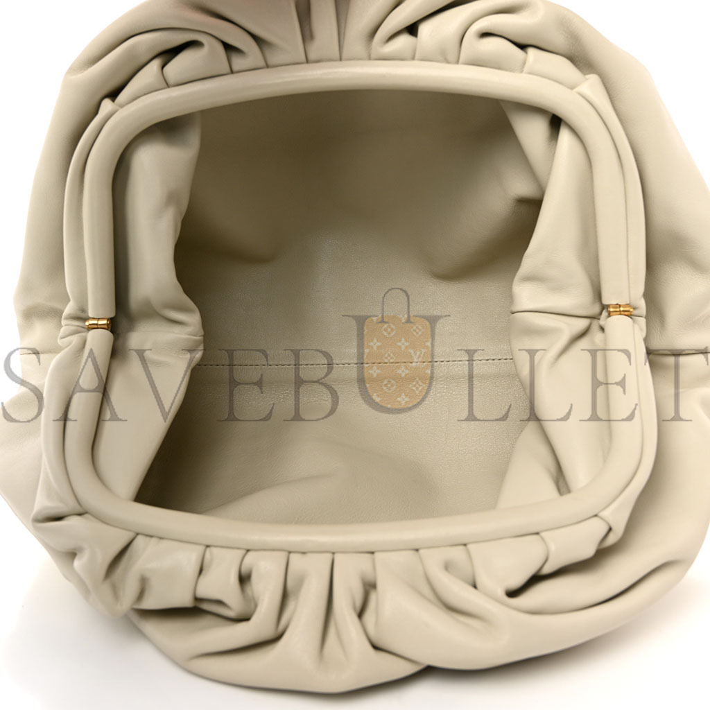 BOTTEGA VENETA SMOOTH BUTTER CALF THE POUCH OVERSIZED CLUTCH PLASTER (37*22*8cm) BOTTEGA VENETA SMOOTH BUTTER CALF THE POUCH OVERSIZED CLUTCH PLASTER (37*22*8cm)