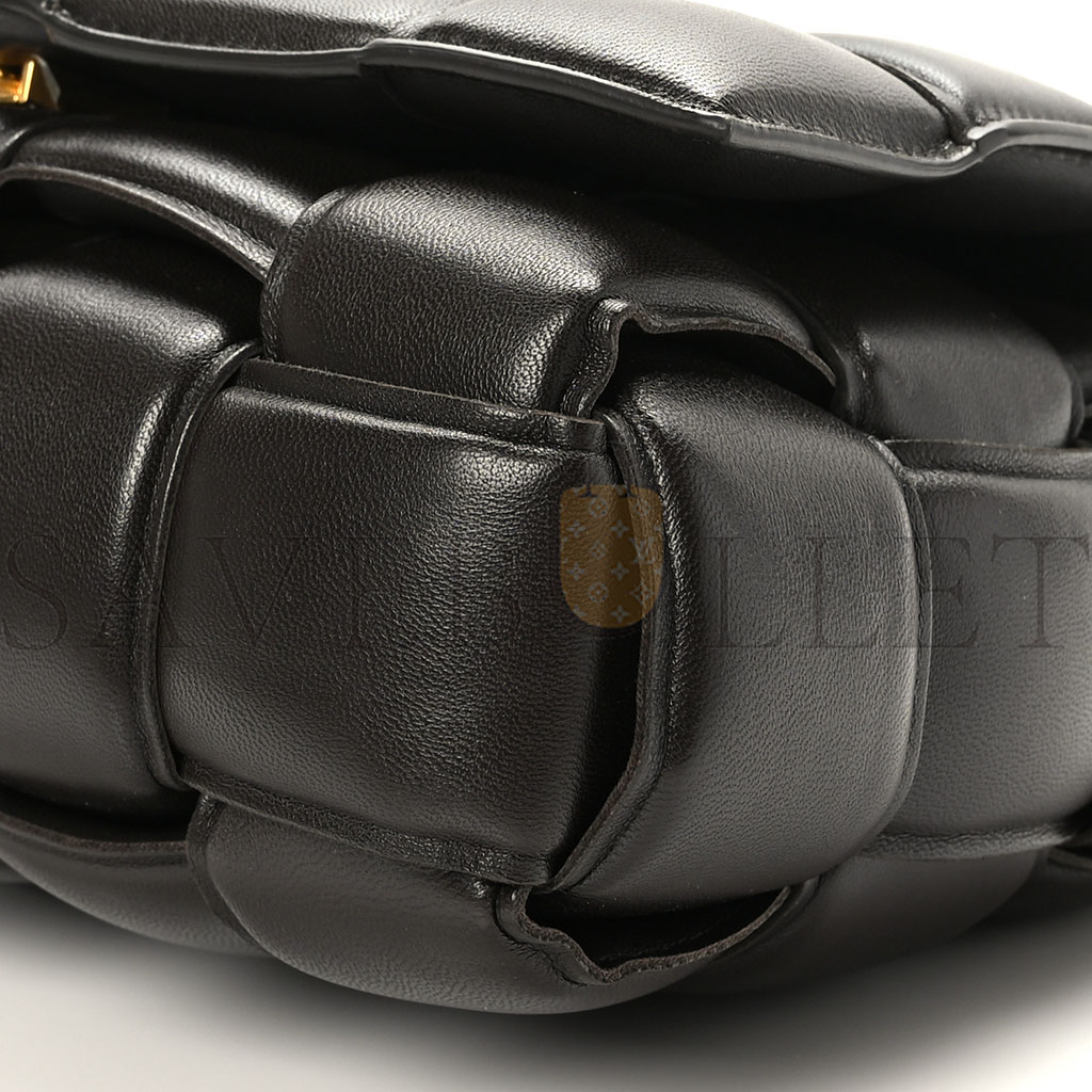 BOTTEGA VENETA LAMBSKIN MAXI INTRECCIATO PADDED CHAIN CASSETTE CROSSBODY BAG BLACK (25*17*8cm) BOTTEGA VENETA LAMBSKIN MAXI INTRECCIATO PADDED CHAIN CASSETTE CROSSBODY BAG BLACK (25*17*8cm)