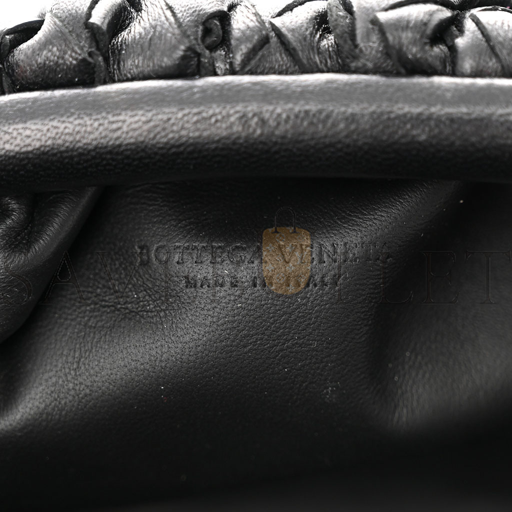 BOTTEGA VENETA NAPPA INTRECCIATO THE MINI POUCH BLACK (22*15*7cm) BOTTEGA VENETA NAPPA INTRECCIATO THE MINI POUCH BLACK (22*15*7cm)