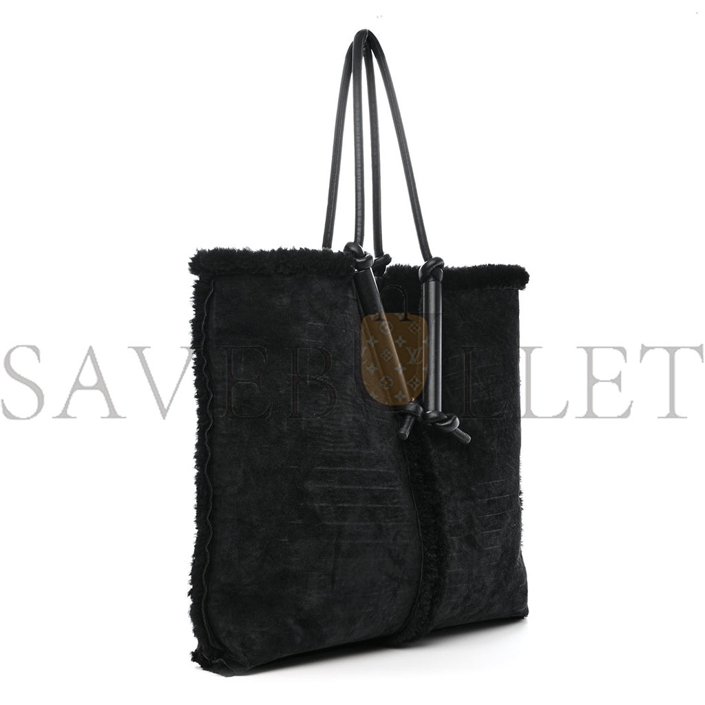 BOTTEGA VENETA SHEARLING REVERSIBLE TOTE BLACK (48*46*12cm) BOTTEGA VENETA SHEARLING REVERSIBLE TOTE BLACK (48*46*12cm)
