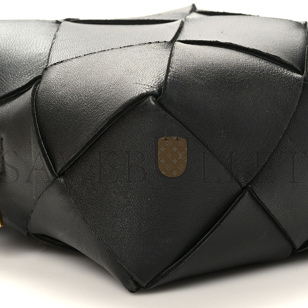 BOTTEGA VENETA LAMBSKIN MAXI INTRECCIATO MINI CASSETTE CAMERA BAG BLACK (15*14*7cm) BOTTEGA VENETA LAMBSKIN MAXI INTRECCIATO MINI CASSETTE CAMERA BAG BLACK (15*14*7cm)