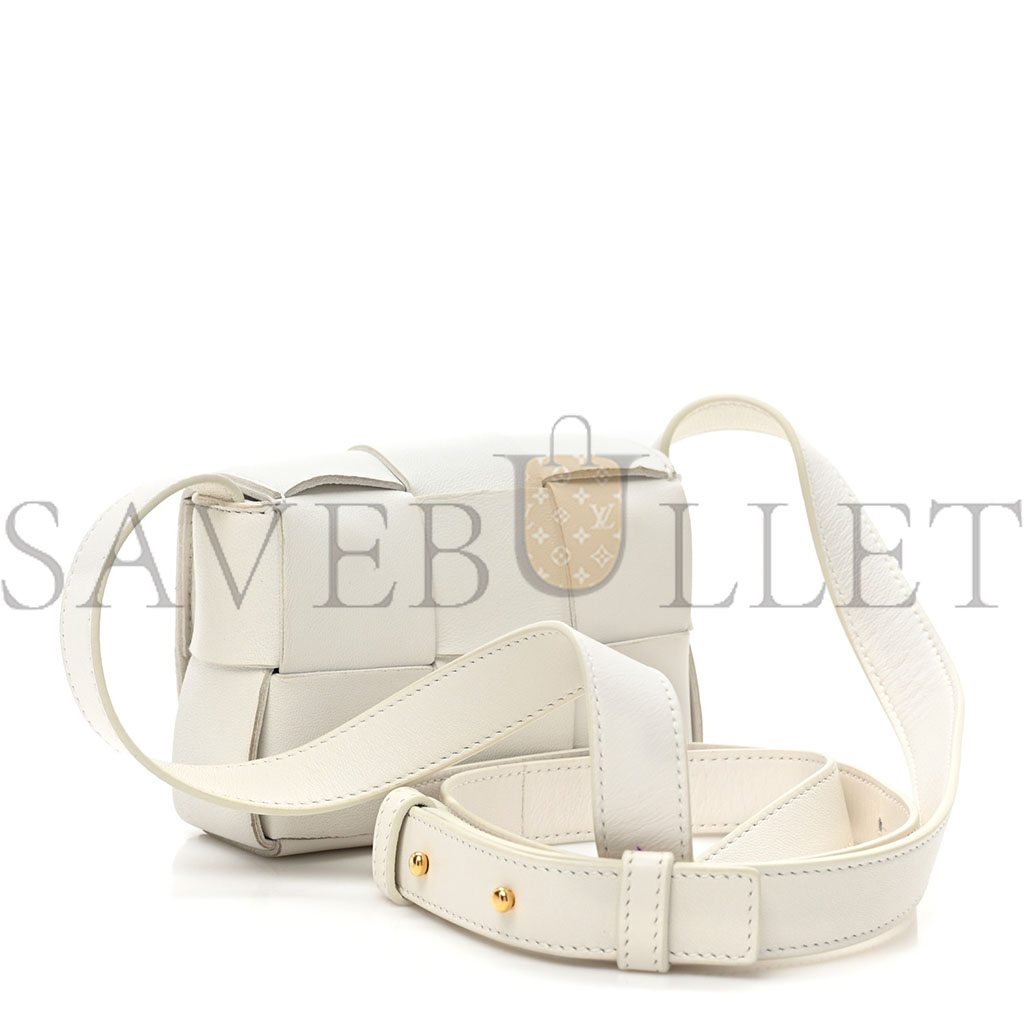 BOTTEGA VENETA LAMBSKIN MAXI INTRECCIATO EXTRA MINI CASSETTE CROSSBODY BAG WHITE (12*10*4cm) BOTTEGA VENETA LAMBSKIN MAXI INTRECCIATO EXTRA MINI CASSETTE CROSSBODY BAG WHITE (12*10*4cm)