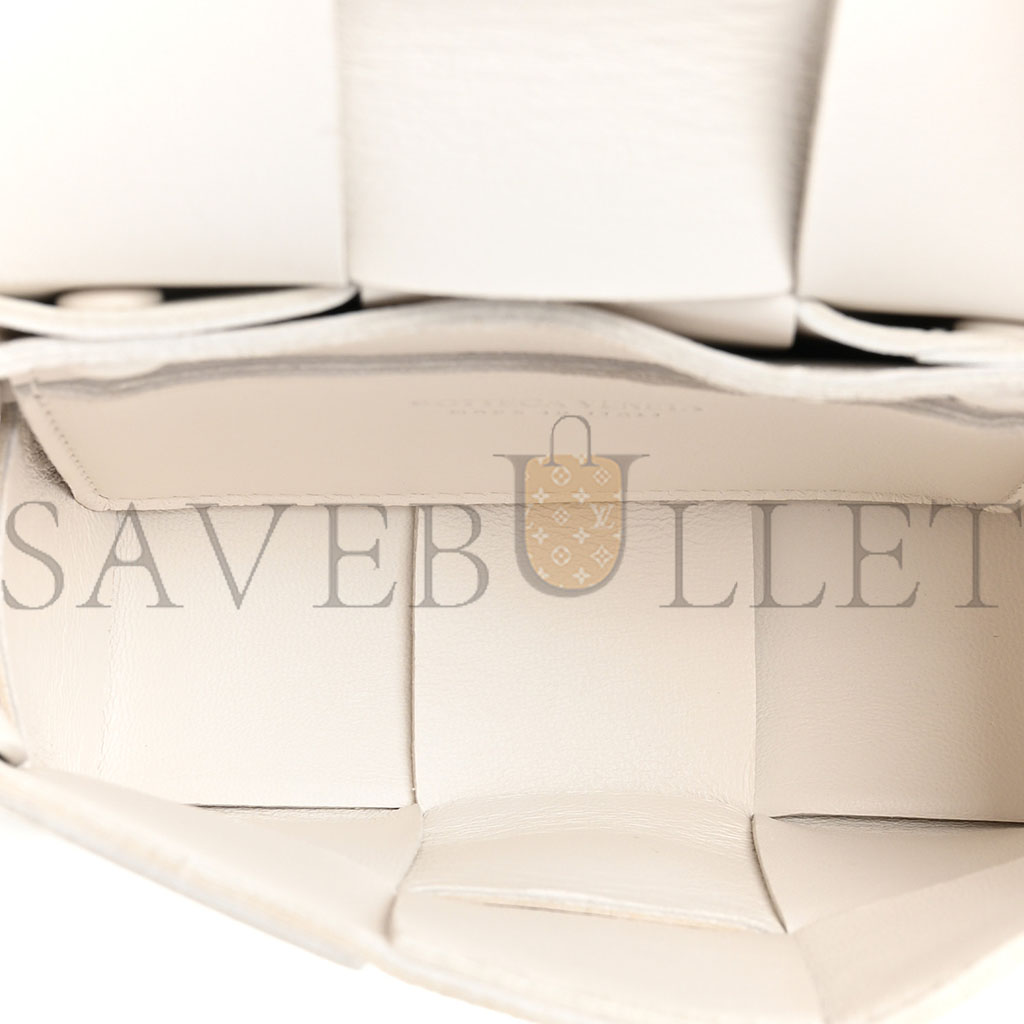 BOTTEGA VENETA LAMBSKIN MAXI INTRECCIATO EXTRA MINI CASSETTE CROSSBODY BAG WHITE (12*10*4cm) BOTTEGA VENETA LAMBSKIN MAXI INTRECCIATO EXTRA MINI CASSETTE CROSSBODY BAG WHITE (12*10*4cm)