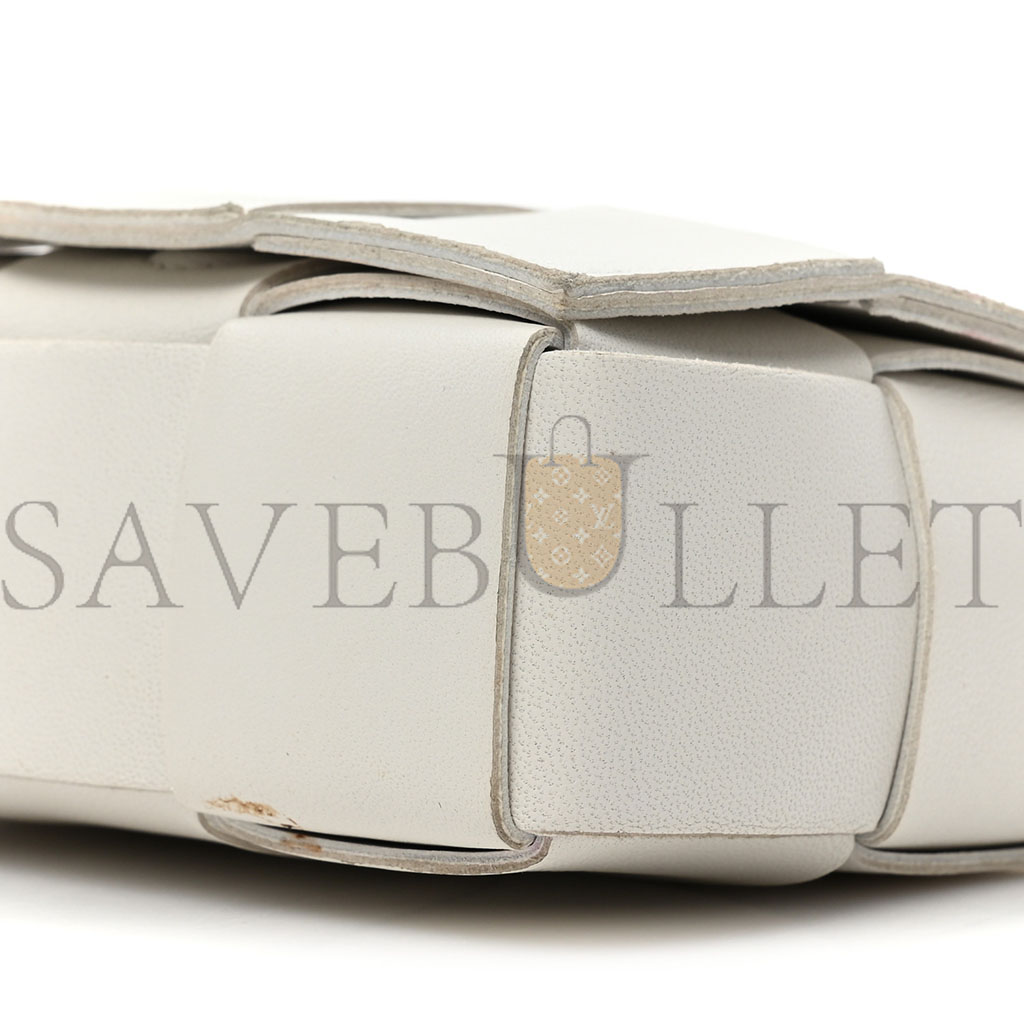 BOTTEGA VENETA LAMBSKIN MAXI INTRECCIATO EXTRA MINI CASSETTE CROSSBODY BAG WHITE (12*10*4cm) BOTTEGA VENETA LAMBSKIN MAXI INTRECCIATO EXTRA MINI CASSETTE CROSSBODY BAG WHITE (12*10*4cm)