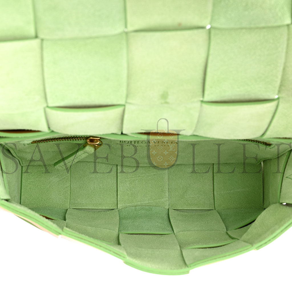 BOTTEGA VENETA GRAINED CALFSKIN MAXI INTRECCIATO CASSETTE CROSSBODY BAG CARAMEL PISTACHIO (23*15*5.5cm) BOTTEGA VENETA GRAINED CALFSKIN MAXI INTRECCIATO CASSETTE CROSSBODY BAG CARAMEL PISTACHIO (23*15*5.5cm)