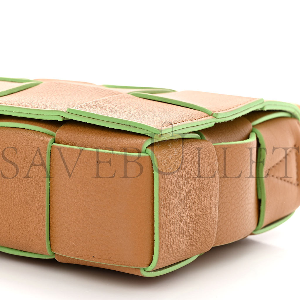 BOTTEGA VENETA GRAINED CALFSKIN MAXI INTRECCIATO CASSETTE CROSSBODY BAG CARAMEL PISTACHIO (23*15*5.5cm) BOTTEGA VENETA GRAINED CALFSKIN MAXI INTRECCIATO CASSETTE CROSSBODY BAG CARAMEL PISTACHIO (23*15*5.5cm)