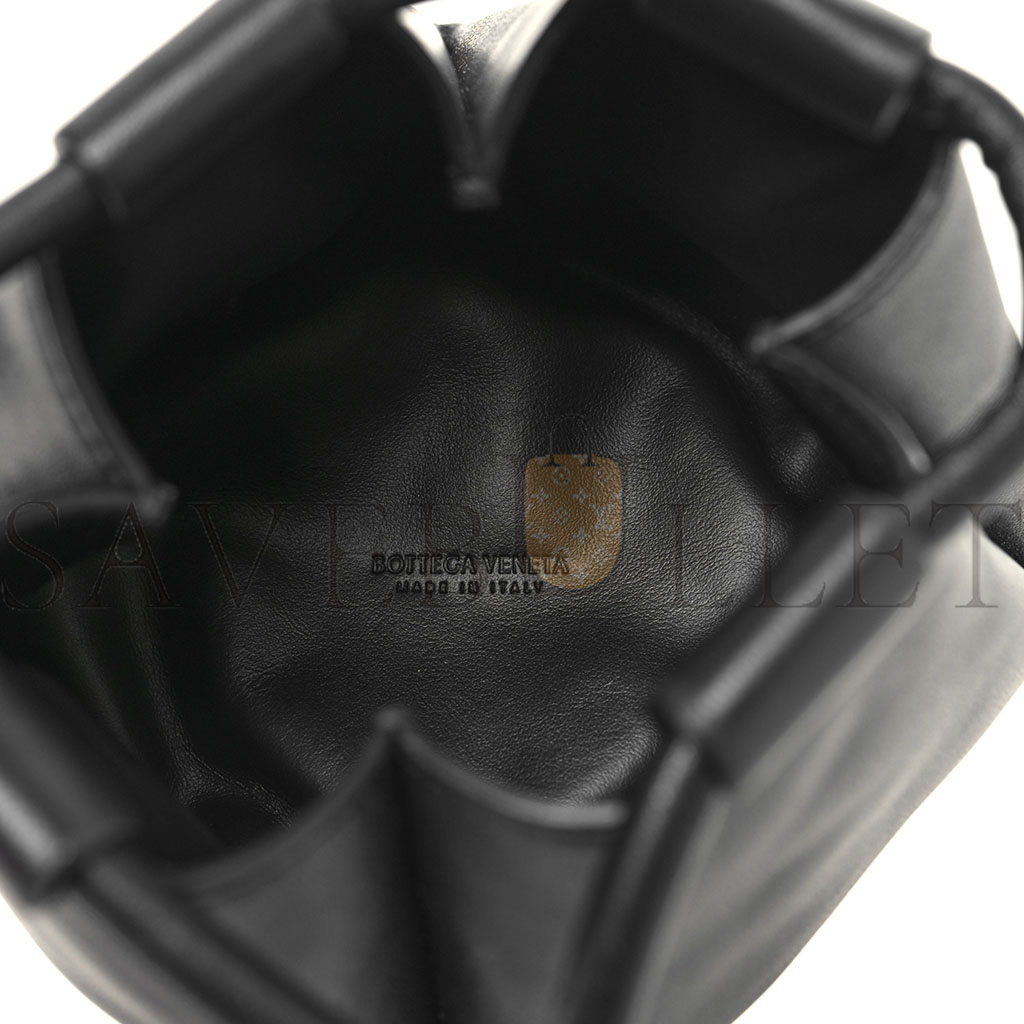 BOTTEGA VENETA CALFSKIN SMALL DRAWSTRING PYRAMID POUCH BLACK 1428750 (20*17*8cm) BOTTEGA VENETA CALFSKIN SMALL DRAWSTRING PYRAMID POUCH BLACK 1428750 (20*17*8cm)
