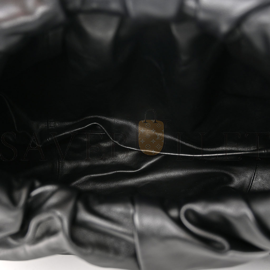 BOTTEGA VENETA SMOOTH BUTTER CALFSKIN LARGE THE SHOULDER POUCH BLACK (52*30*14cm) BOTTEGA VENETA SMOOTH BUTTER CALFSKIN LARGE THE SHOULDER POUCH BLACK (52*30*14cm)