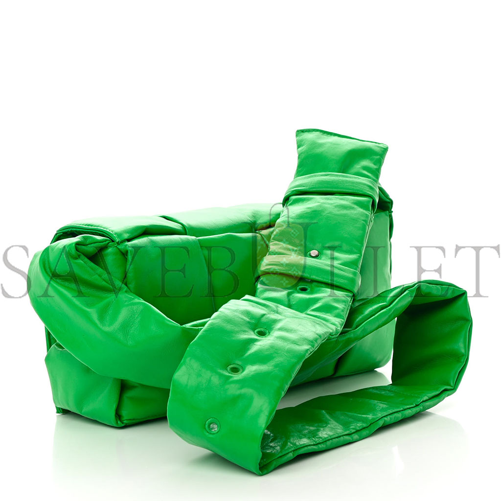 BOTTEGA VENETA PAPER CALFSKIN INTRECCIATO PADDED MEDIUM CASSETTE PARAKEET (29*16*8cm) BOTTEGA VENETA PAPER CALFSKIN INTRECCIATO PADDED MEDIUM CASSETTE PARAKEET (29*16*8cm)