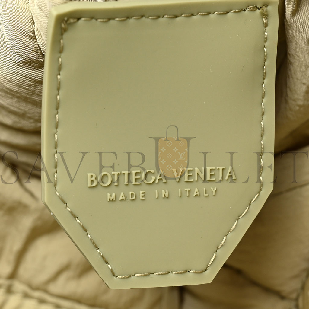 BOTTEGA VENETA NYLON INTRECCIATO PADDED TECH CASSETTE BAG TRAVERTINE (32*17*10cm) BOTTEGA VENETA NYLON INTRECCIATO PADDED TECH CASSETTE BAG TRAVERTINE (32*17*10cm)