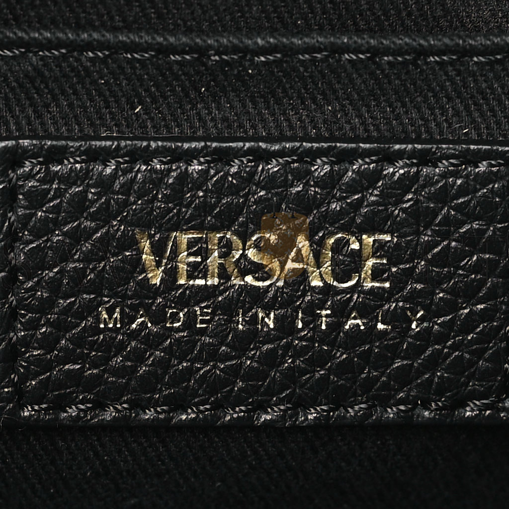 VERSACE GRAINY CALFSKIN VIRTUS CHAIN CROSSBODY BLACK (18*11*4cm) VERSACE GRAINY CALFSKIN VIRTUS CHAIN CROSSBODY BLACK (18*11*4cm)