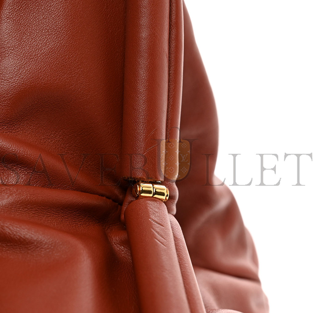 BOTTEGA VENETA SMOOTH BUTTER CALF THE POUCH OVERSIZED CLUTCH RUST (38*17*8cm) BOTTEGA VENETA SMOOTH BUTTER CALF THE POUCH OVERSIZED CLUTCH RUST (38*17*8cm)