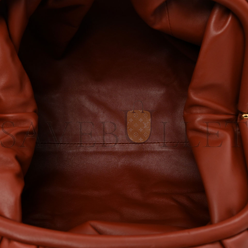BOTTEGA VENETA SMOOTH BUTTER CALF THE POUCH OVERSIZED CLUTCH RUST (38*17*8cm) BOTTEGA VENETA SMOOTH BUTTER CALF THE POUCH OVERSIZED CLUTCH RUST (38*17*8cm)