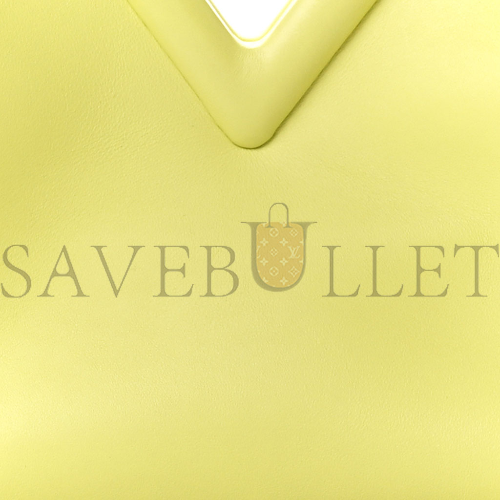 BOTTEGA VENETA CALFSKIN SMALL THE POINT TRIANGLE BAG SEAGRASS 1413556 (20*18*8cm) BOTTEGA VENETA CALFSKIN SMALL THE POINT TRIANGLE BAG SEAGRASS 1413556 (20*18*8cm)