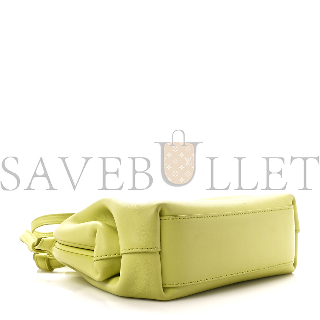 BOTTEGA VENETA CALFSKIN SMALL THE POINT TRIANGLE BAG SEAGRASS 1413556 (20*18*8cm) BOTTEGA VENETA CALFSKIN SMALL THE POINT TRIANGLE BAG SEAGRASS 1413556 (20*18*8cm)