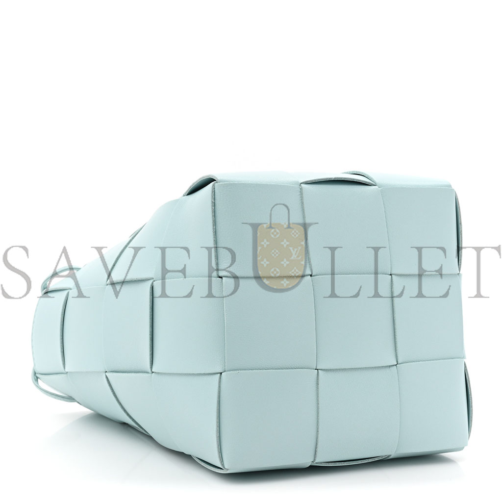 BOTTEGA VENETA NAPPA MAXI INTRECCIATO SMALL CASSETTE BUCKET BAG TOPAZIO SILVER (18*15*13cm) BOTTEGA VENETA NAPPA MAXI INTRECCIATO SMALL CASSETTE BUCKET BAG TOPAZIO SILVER (18*15*13cm)