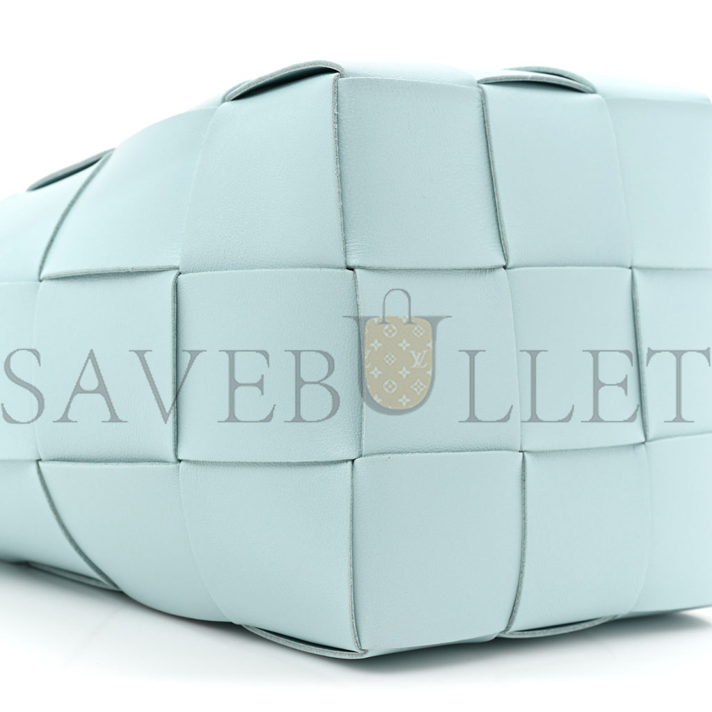 BOTTEGA VENETA NAPPA MAXI INTRECCIATO SMALL CASSETTE BUCKET BAG TOPAZIO SILVER (18*15*13cm) BOTTEGA VENETA NAPPA MAXI INTRECCIATO SMALL CASSETTE BUCKET BAG TOPAZIO SILVER (18*15*13cm)