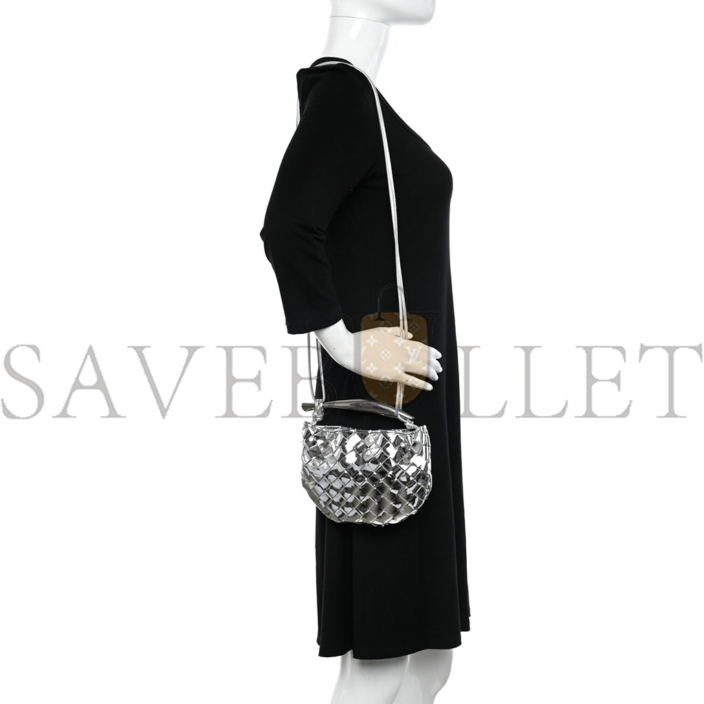 BOTTEGA VENETA MIRROR LAMINATED NAPPA INTRECCIATO MINI SARDINE BAG SILVER (20*14*3cm) BOTTEGA VENETA MIRROR LAMINATED NAPPA INTRECCIATO MINI SARDINE BAG SILVER (20*14*3cm)