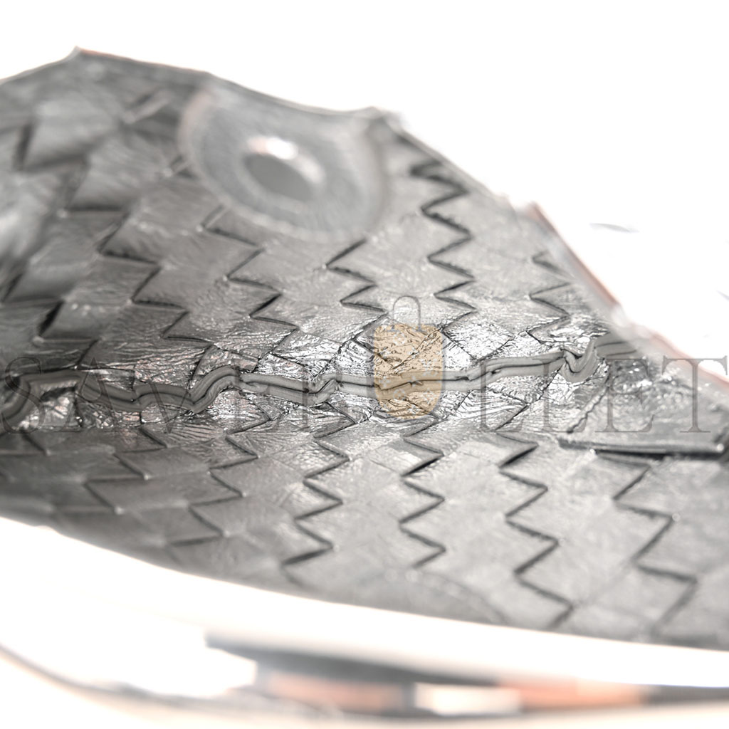 BOTTEGA VENETA MIRROR LAMINATED NAPPA INTRECCIATO MINI SARDINE BAG SILVER (20*14*3cm) BOTTEGA VENETA MIRROR LAMINATED NAPPA INTRECCIATO MINI SARDINE BAG SILVER (20*14*3cm)