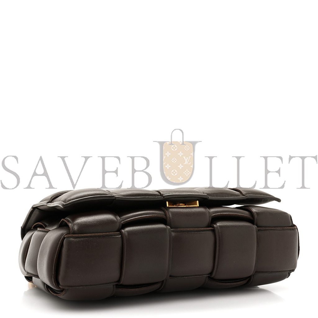 BOTTEGA VENETA LAMBSKIN MAXI INTRECCIO PADDED CHAIN CASSETTE CROSSBODY BAG FONDANT (25*17*8cm) BOTTEGA VENETA LAMBSKIN MAXI INTRECCIO PADDED CHAIN CASSETTE CROSSBODY BAG FONDANT (25*17*8cm)