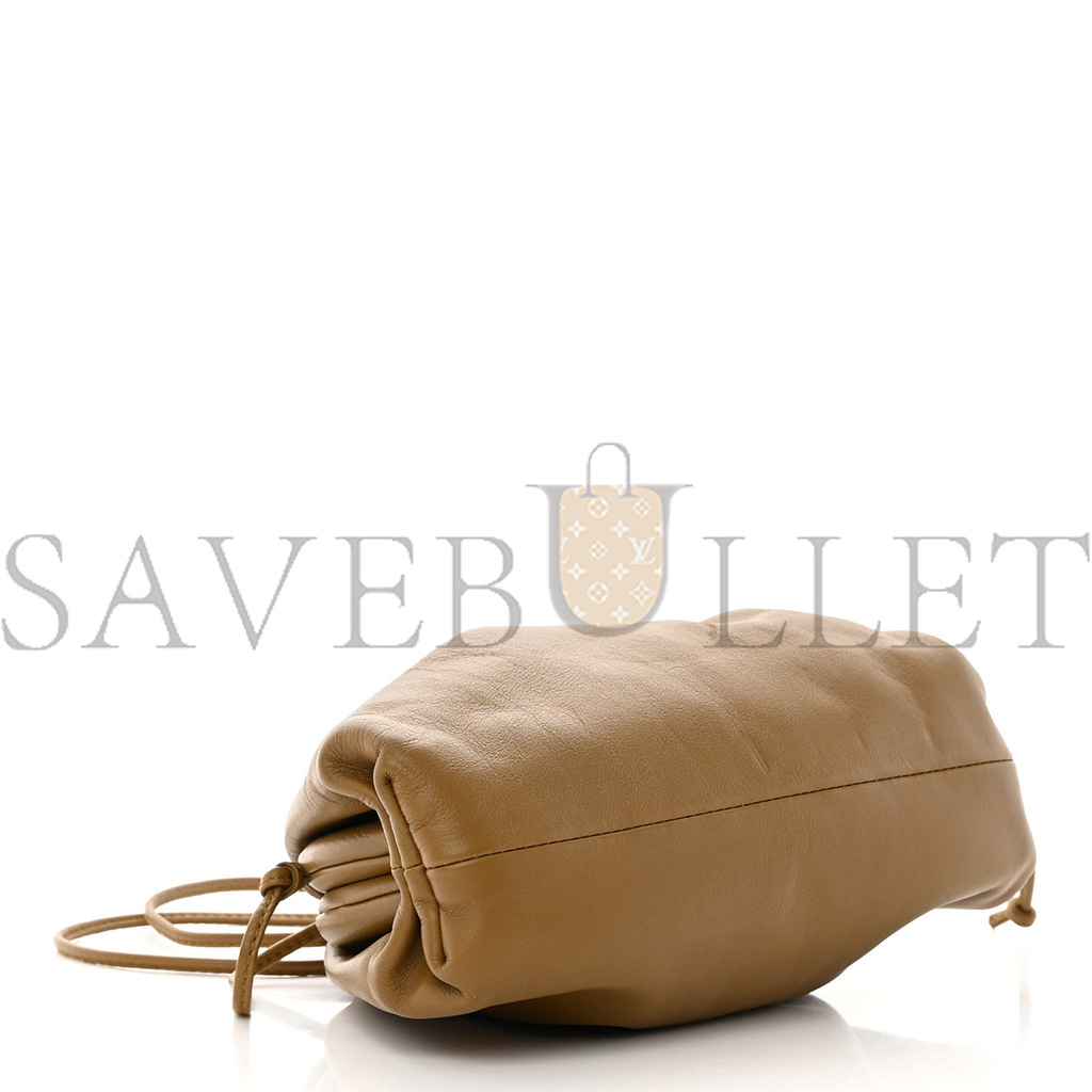 BOTTEGA VENETA BUTTER CALFSKIN THE MINI POUCH CAMMELLO (22*14*5cm) BOTTEGA VENETA BUTTER CALFSKIN THE MINI POUCH CAMMELLO (22*14*5cm)