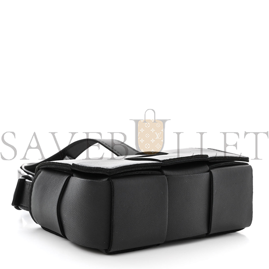 BOTTEGA VENETA LAMBSKIN MAXI INTRECCIO CANDY CASSETTE CROSSBODY BAG BLACK (12*8*4cm) BOTTEGA VENETA LAMBSKIN MAXI INTRECCIO CANDY CASSETTE CROSSBODY BAG BLACK (12*8*4cm)