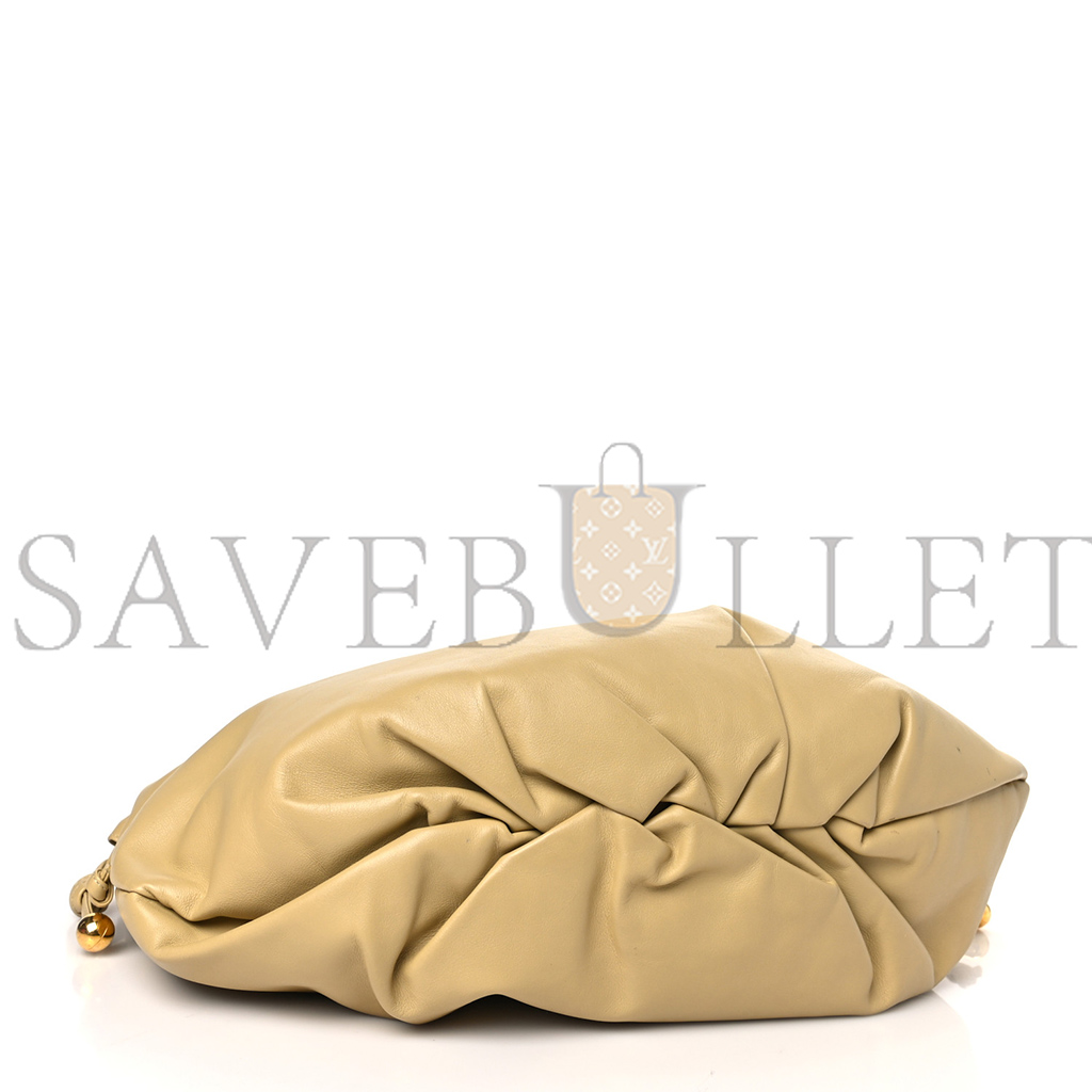 BOTTEGA VENETA NAPPA THE BULB SHOULDER CLUTCH TAPIOCA (38*17*9cm) BOTTEGA VENETA NAPPA THE BULB SHOULDER CLUTCH TAPIOCA (38*17*9cm)