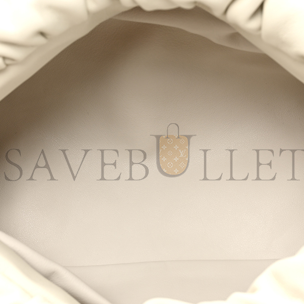 BOTTEGA VENETA CALFSKIN THE POUCH CHAIN PLASTER (30*17*10cm) BOTTEGA VENETA CALFSKIN THE POUCH CHAIN PLASTER (30*17*10cm)