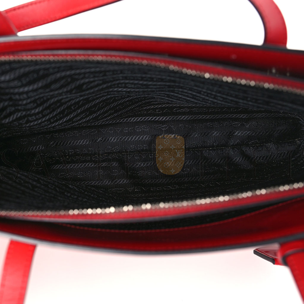 PRADA BRUSHED CALFSKIN MEDIUM RE-EDITION 1995 TOTE SCARLET (30*21*9cm) PRADA BRUSHED CALFSKIN MEDIUM RE-EDITION 1995 TOTE SCARLET (30*21*9cm)