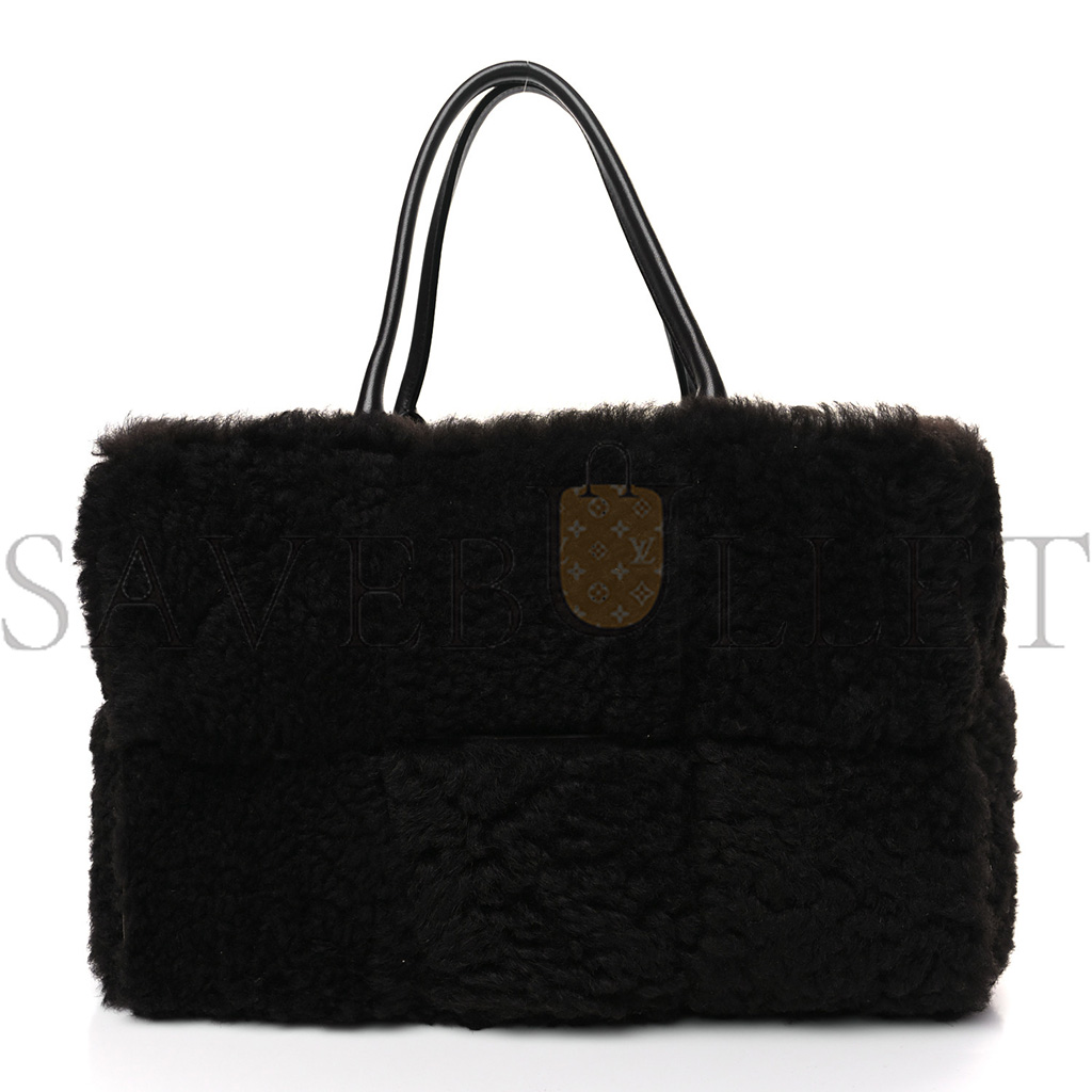 BOTTEGA VENETA SHEARLING INTRECCIATO ARCO TOTE FONDANT (38*25*17cm) BOTTEGA VENETA SHEARLING INTRECCIATO ARCO TOTE FONDANT (38*25*17cm)
