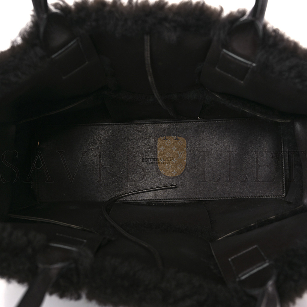BOTTEGA VENETA SHEARLING INTRECCIATO ARCO TOTE FONDANT (38*25*17cm) BOTTEGA VENETA SHEARLING INTRECCIATO ARCO TOTE FONDANT (38*25*17cm)