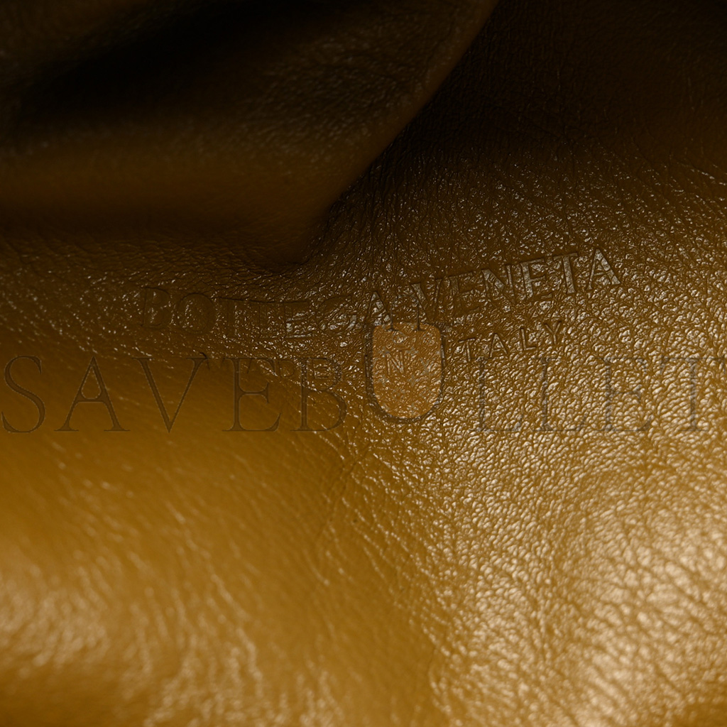 BOTTEGA VENETA SMOOTH BUTTER CALF THE POUCH OVERSIZED CLUTCH CAMMELLO (38*19*9cm) BOTTEGA VENETA SMOOTH BUTTER CALF THE POUCH OVERSIZED CLUTCH CAMMELLO (38*19*9cm)