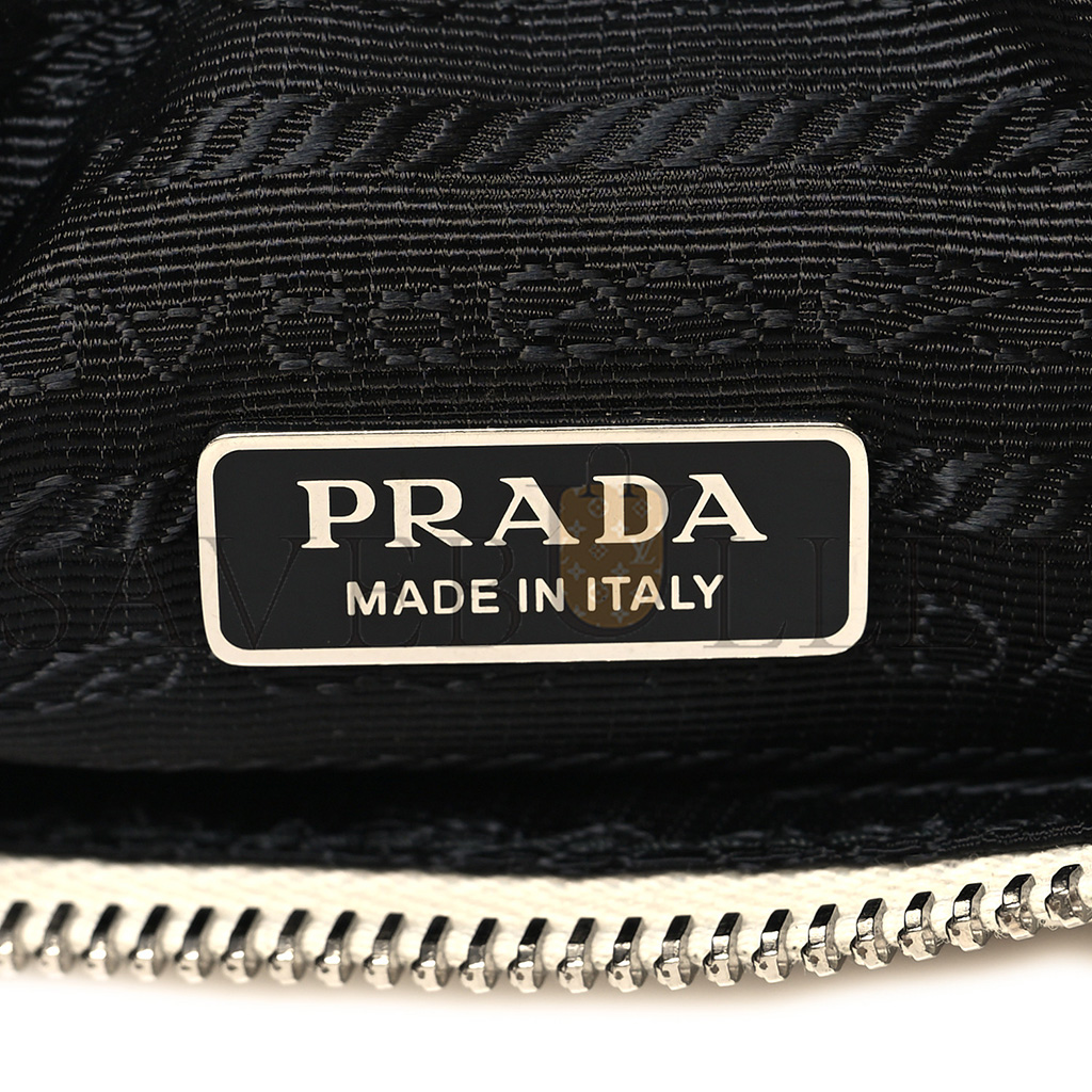 PRADA GRACE LUX TRIANGLE POUCH WHITE (26*14*8cm) PRADA GRACE LUX TRIANGLE POUCH WHITE (26*14*8cm)